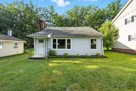 1171 Bryce Ave, Aurora, OH 44202