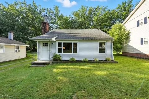 1171 Bryce Ave, Aurora, OH 44202