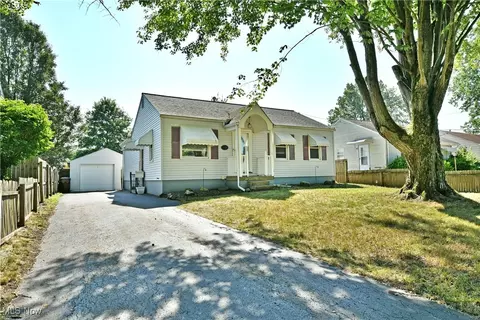 4051 Stratmore Ave, Youngstown, OH 44511