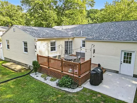 Exterior - 2011 E 52nd St, Ashtabula, OH 44004 photo 2 of 5