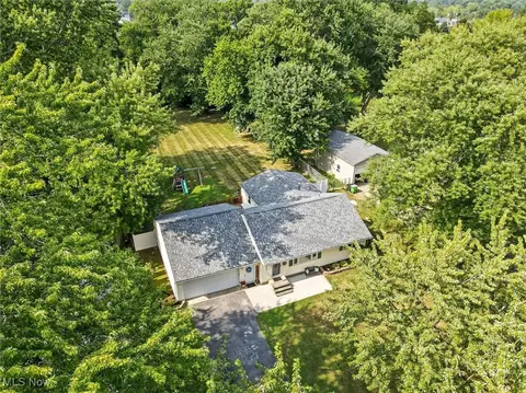 View/Area - 2011 E 52nd St, Ashtabula, OH 44004 photo 2 of 2