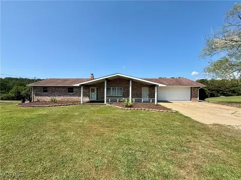 943 Efts Ln, Steubenville, OH 43953
