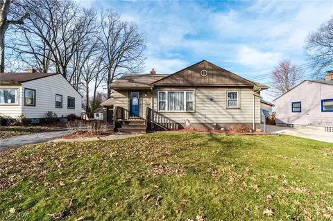 3214 Quentin Dr, Youngstown, OH 44511