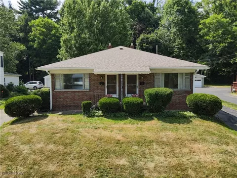 1944 1946 26th St, Cuyahoga Falls, OH 44223