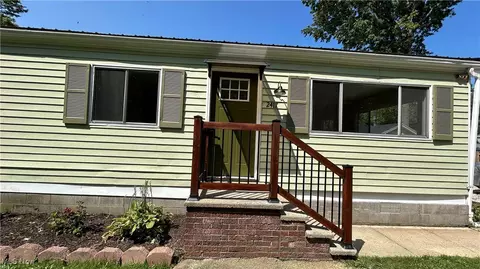 2417 Highland Ave, Ashtabula, OH 44004 photo 1