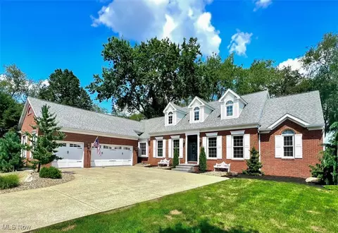 8079 Brooke Hollow St NW, Massillon, OH 44646