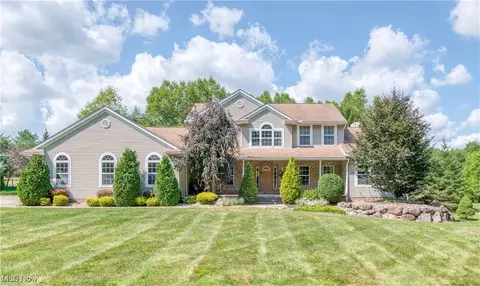 13006 Meadowwood Dr, Chardon, OH 44024