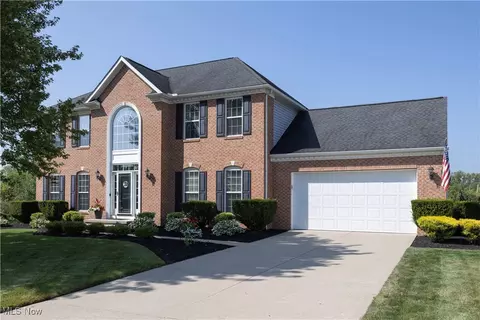 2100 Longmeadow Dr, Brunswick, OH 44212
