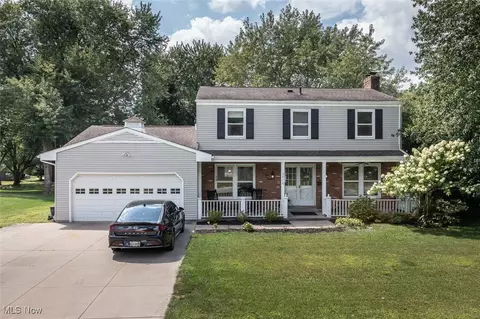 3916 Englewood Dr, Stow, OH 44224