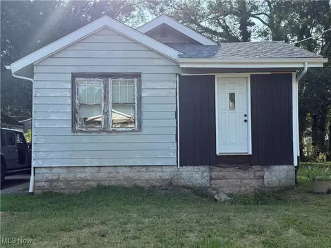 878 Brittain Rd, Akron, OH 44305