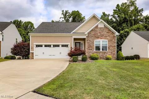 2319 Tart Cherry Ln, Ravenna, OH 44266