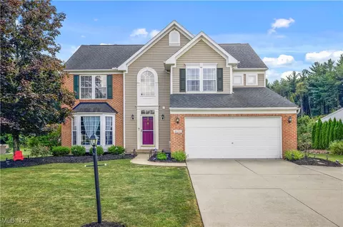 6051 Triple Crown Dr, Medina, OH 44256