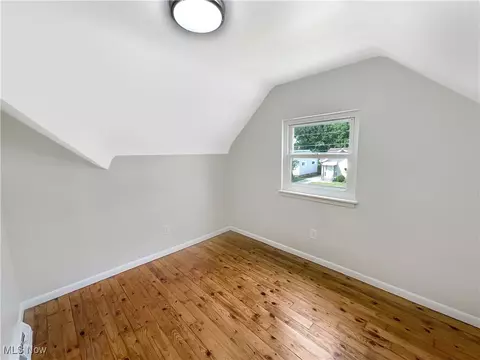 Bedroom - 30350 Powell Rd, Willowick, OH 44095 photo 8 of 9