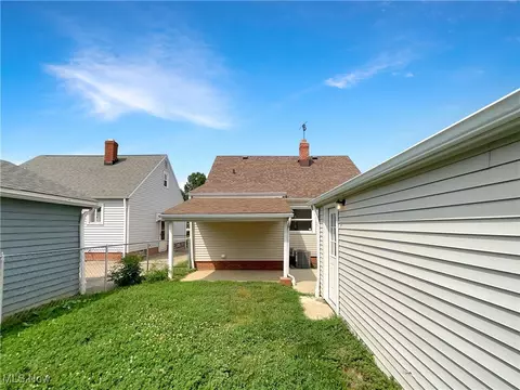 Exterior - 30350 Powell Rd, Willowick, OH 44095 photo 2 of 2