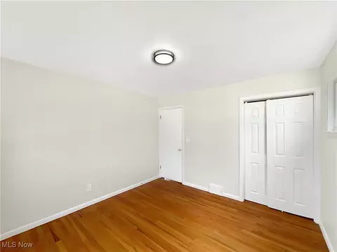 Bedroom - 30350 Powell Rd, Willowick, OH 44095 photo 3 of 9