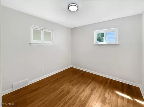 Bedroom - 30350 Powell Rd, Willowick, OH 44095 photo 4 of 9