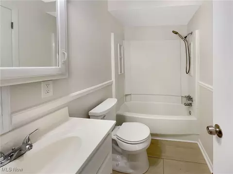 Bath - 30350 Powell Rd, Willowick, OH 44095 photo 1 of 4