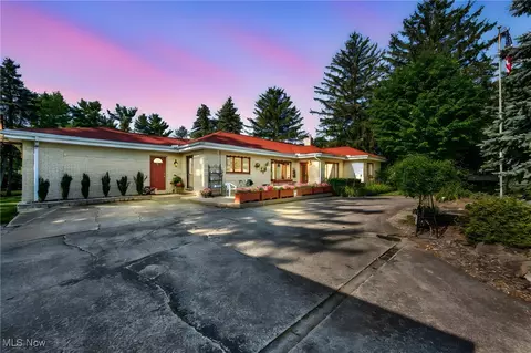 25915 Kennedy Ridge Rd, North Olmsted, OH 44070