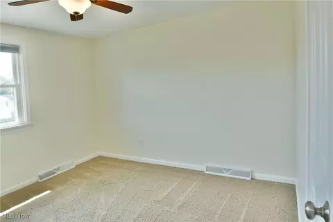 Bedroom - 642 Oakridge Dr, Youngstown, OH 44512 photo 10 of 11