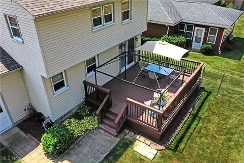 Exterior - 642 Oakridge Dr, Youngstown, OH 44512 photo 3 of 7