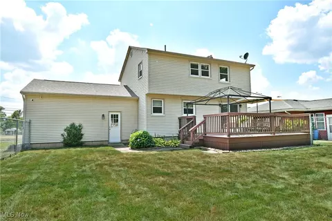 Exterior - 642 Oakridge Dr, Youngstown, OH 44512 photo 7 of 7