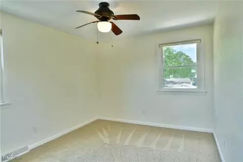 Bedroom - 642 Oakridge Dr, Youngstown, OH 44512 photo 7 of 11