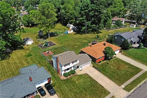 View/Area - 642 Oakridge Dr, Youngstown, OH 44512 photo 2 of 2