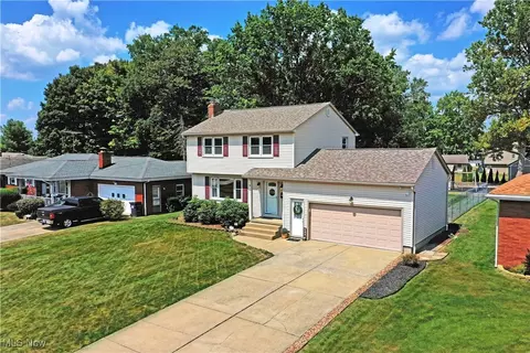View/Area - 642 Oakridge Dr, Youngstown, OH 44512 photo 1 of 2