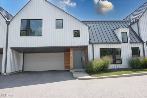 2412 Richmond Rd, Beachwood, OH 44122