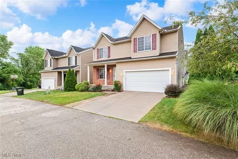 3134 Shelton Ct, Akron, OH 44312