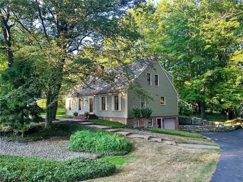 1311 Stonnington Dr, Youngstown, OH 44505