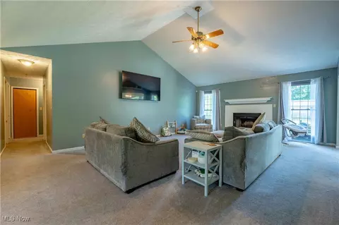 276 Horseshoe Dr, Lagrange, OH 44050 photo 4