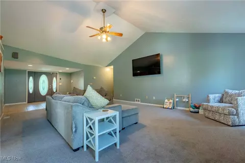 276 Horseshoe Dr, Lagrange, OH 44050 photo 5