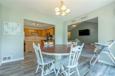 276 Horseshoe Dr, Lagrange, OH 44050 photo 8