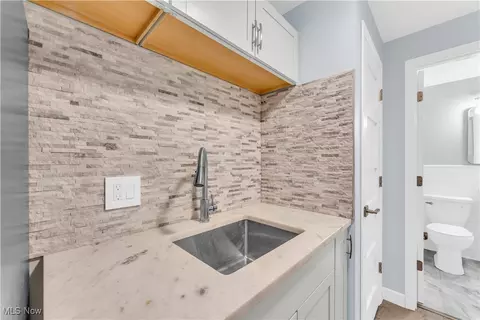 115 S Rocky River Dr, Berea, OH 44017 photo 9