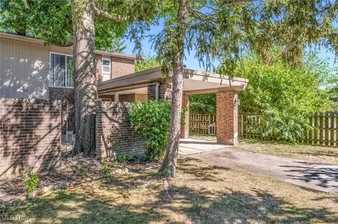 9459 Central Park Blvd #9459, Olmsted Falls, OH 44138