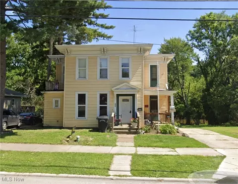 526 East Ave, Elyria, OH 44035