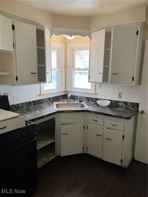 Kitchen - 330 E 264th St, Euclid, OH 44132 photo 1 of 1