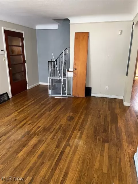 Living - 330 E 264th St, Euclid, OH 44132 photo 3 of 3