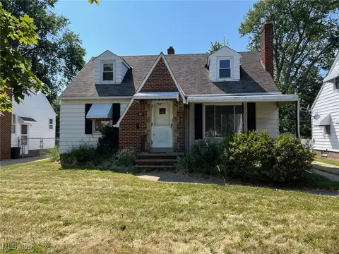 330 E 264th St, Euclid, OH 44132
