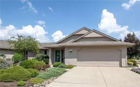 12451 Altis Ct, Strongsville, OH 44149