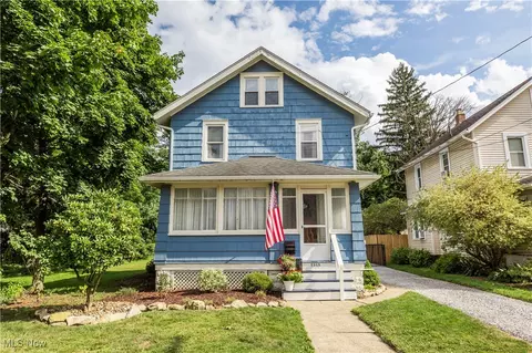 2563 4th St, Cuyahoga Falls, OH 44221