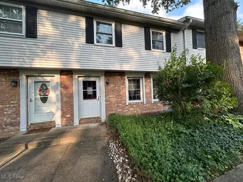 134 S Main St #B11, Munroe Falls, OH 44262
