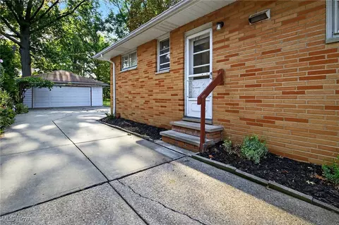 371 E 266th St, Euclid, OH 44132 photo 27