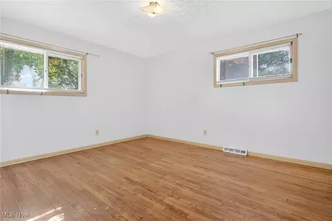 371 E 266th St, Euclid, OH 44132 photo 12
