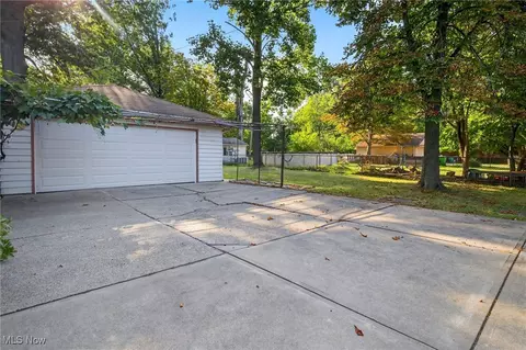 371 E 266th St, Euclid, OH 44132 photo 24
