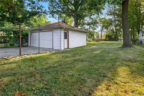371 E 266th St, Euclid, OH 44132 photo 25