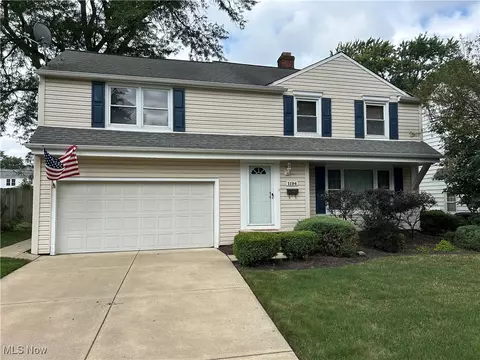 1194 Croyden Rd, Lyndhurst, OH 44124