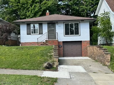 4932 E 93rd St, Garfield Heights, OH 44125