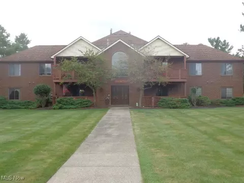 8647 Scenicview Dr #205, Broadview Heights, OH 44147